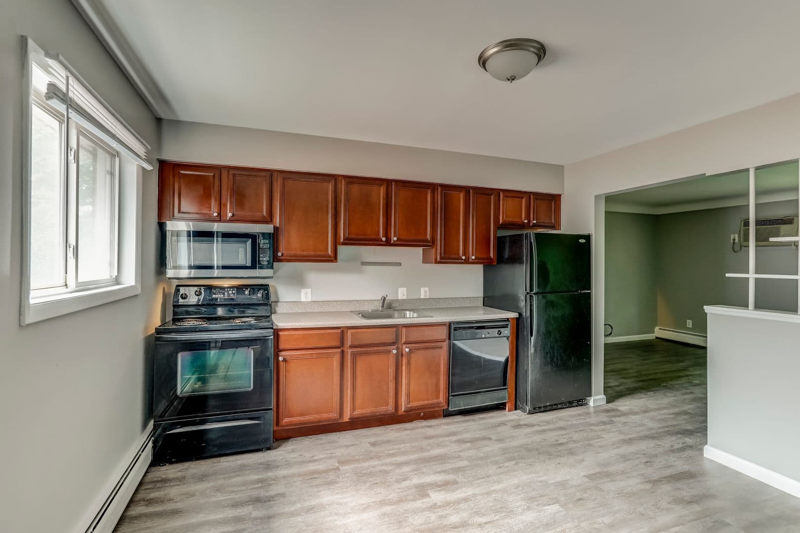 Clawson Apartment: 649 Maple Rd