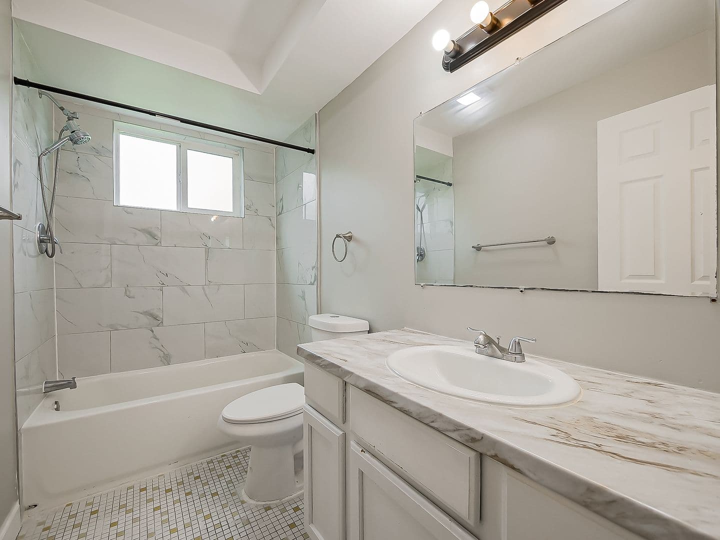 White Lake Apartment: 219 Summit Ridge Dr