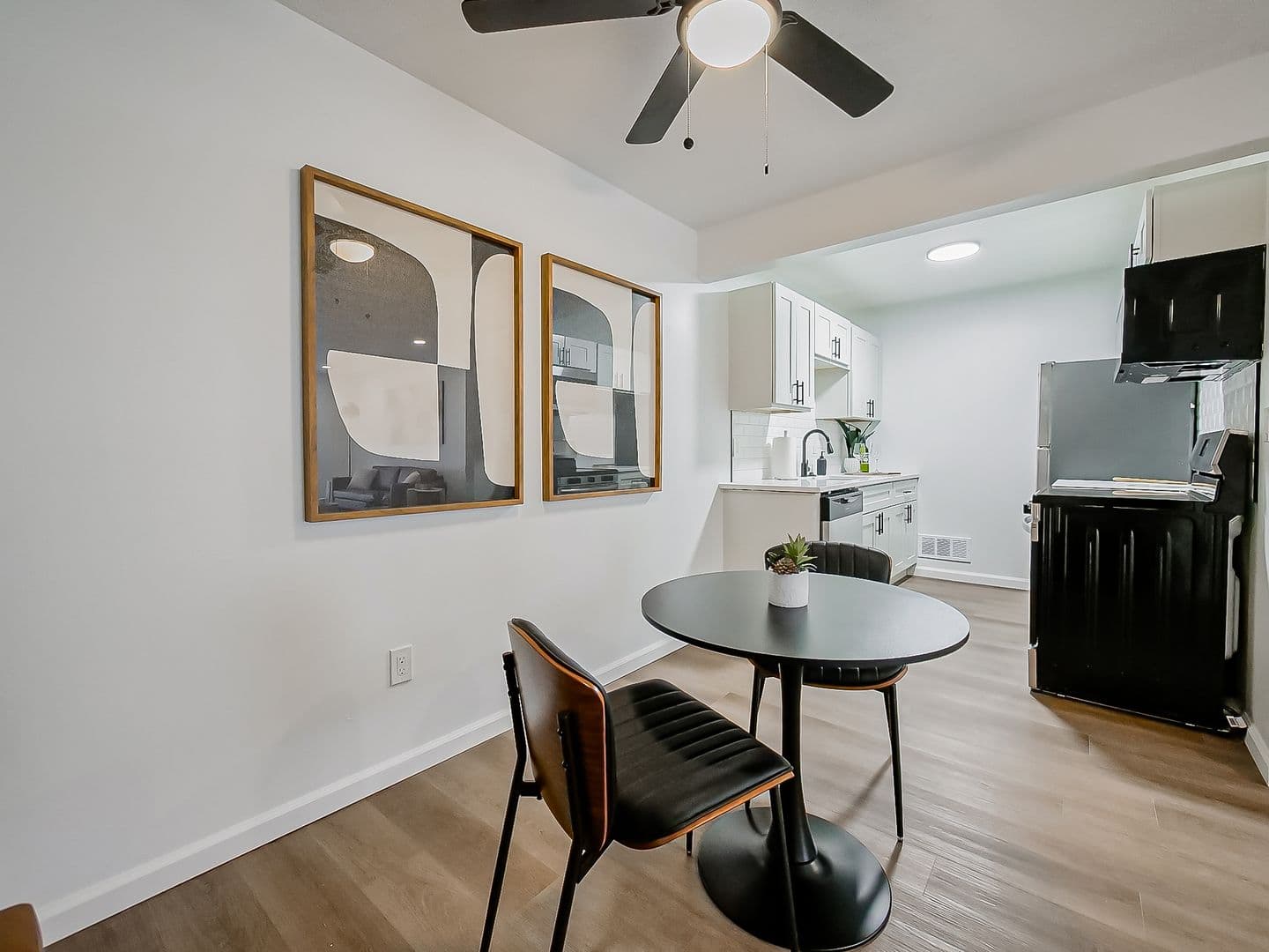 Plymouth Apartment: 40325 Plymouth Road