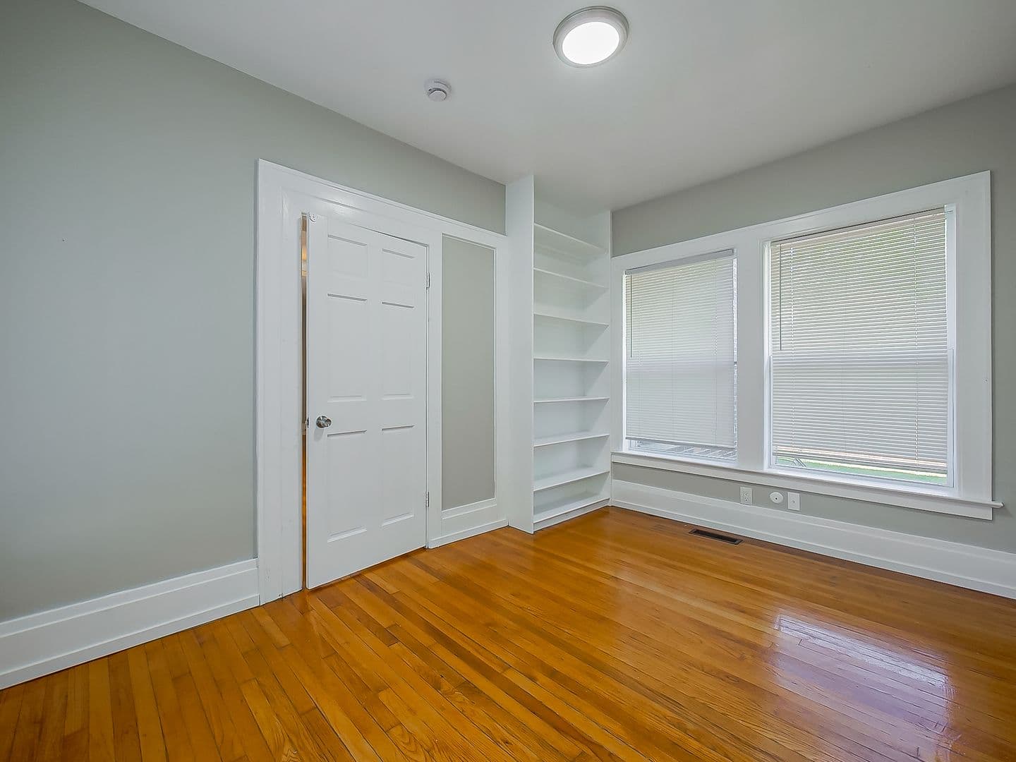 Waterford Apartment: 3160 Dixie Hwy