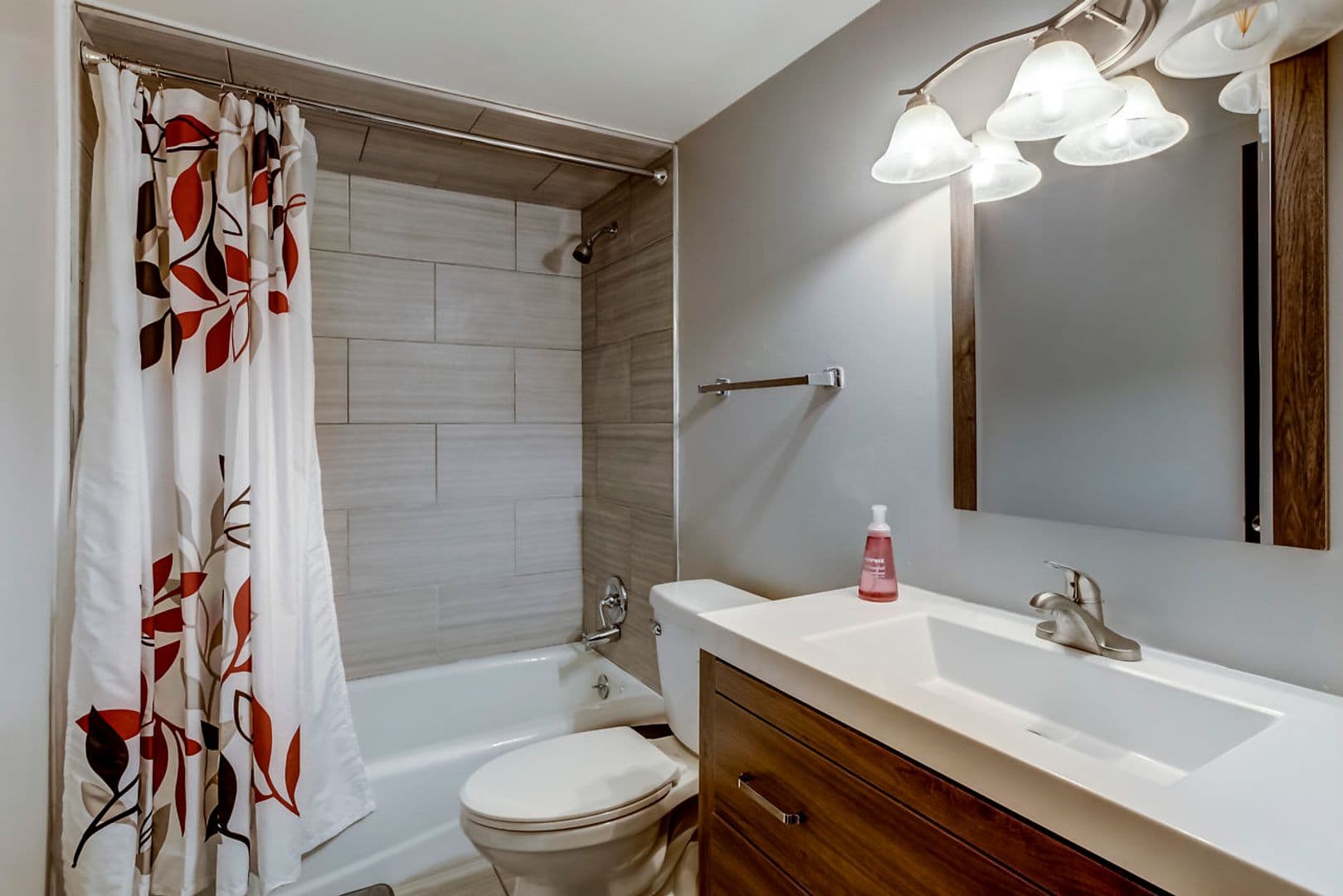 Farmington Apartment: 33302 Kingslane Ct
