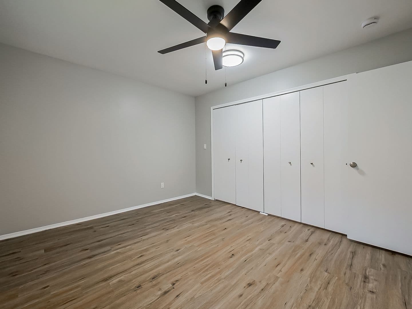 White Lake Apartment: 221 Summit Ridge Dr