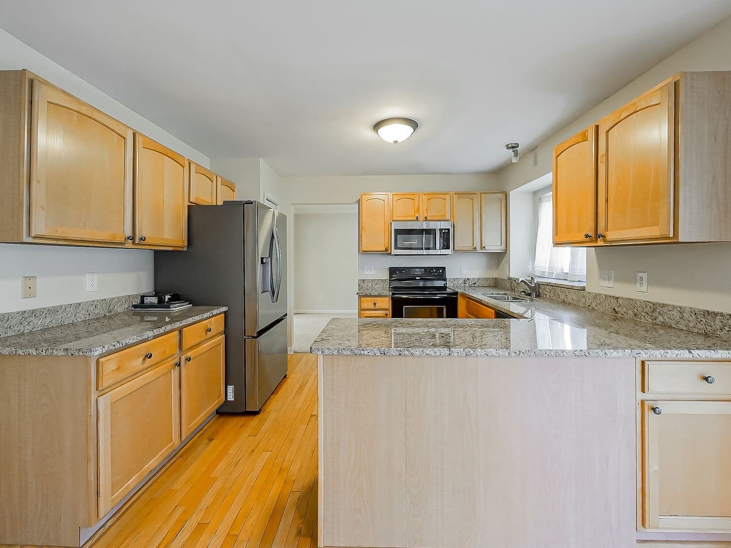 Wixom House: 3140 Mulberry Ct