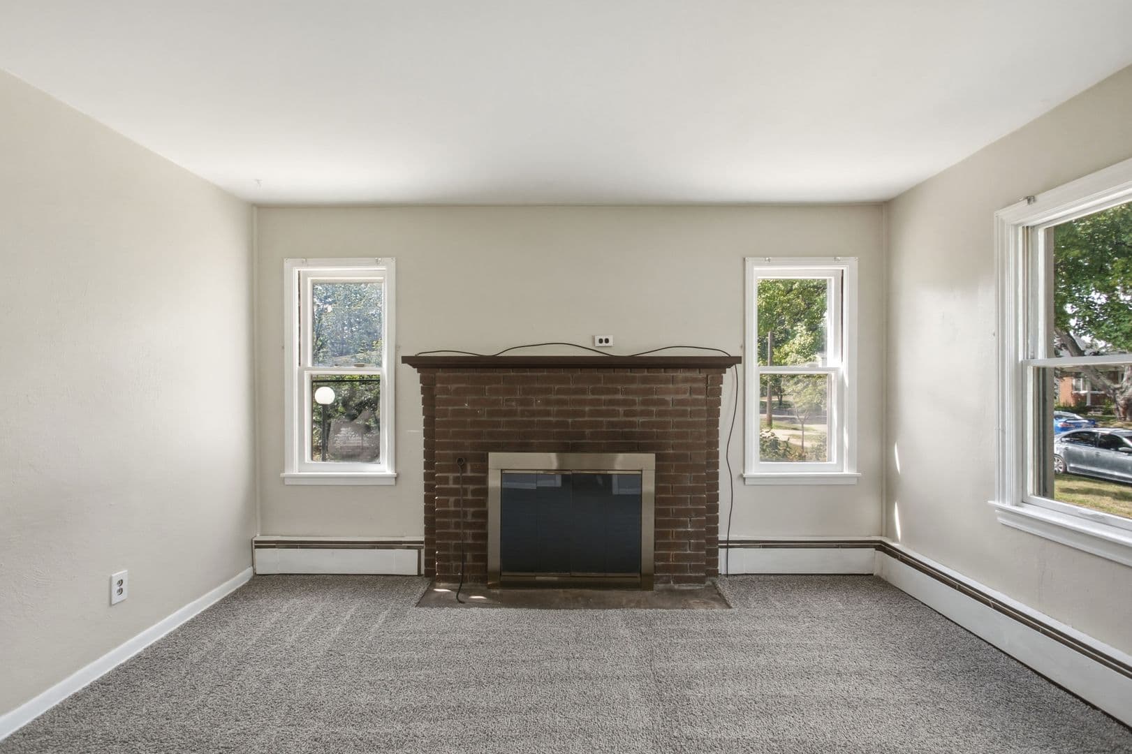 Dearborn Heights House: 25433 McDonald St