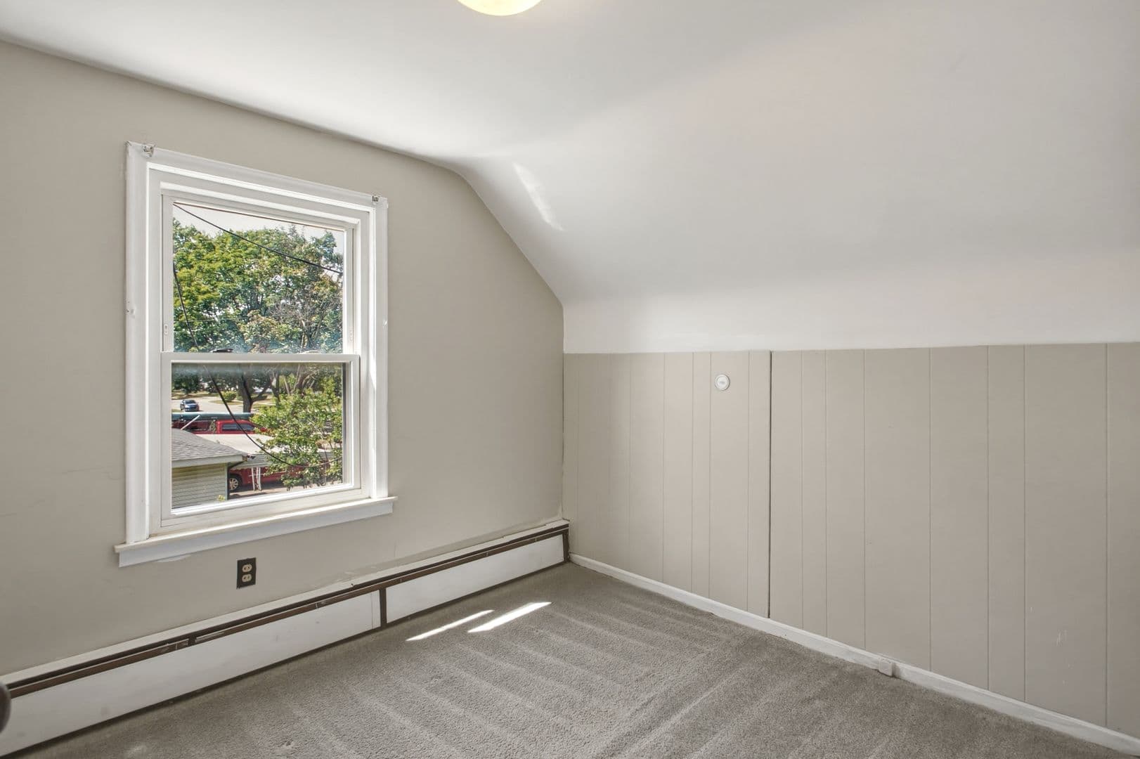 Dearborn Heights House: 25433 McDonald St
