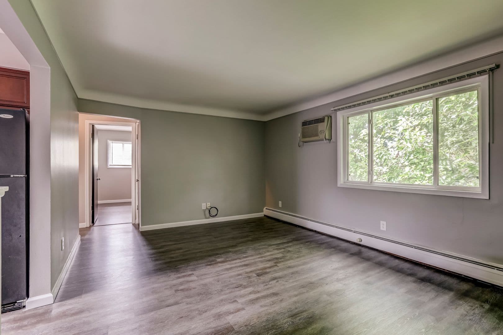 Clawson Apartment: 649 Maple Rd