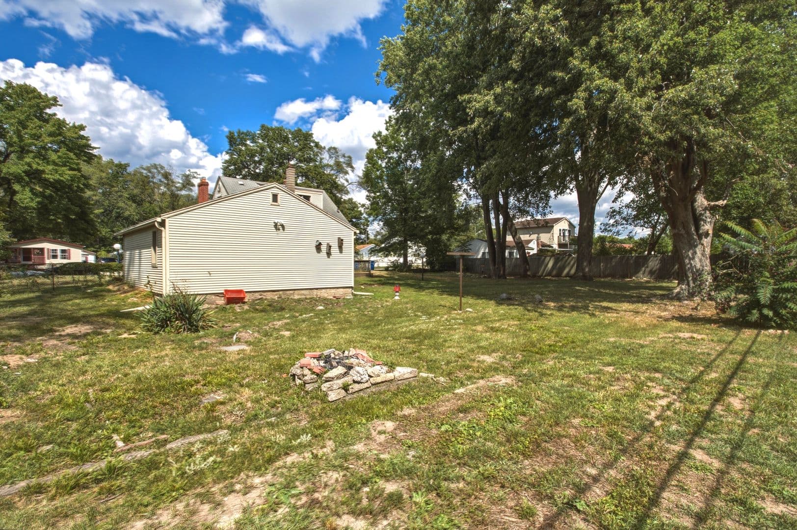 Dearborn Heights House: 25433 McDonald St