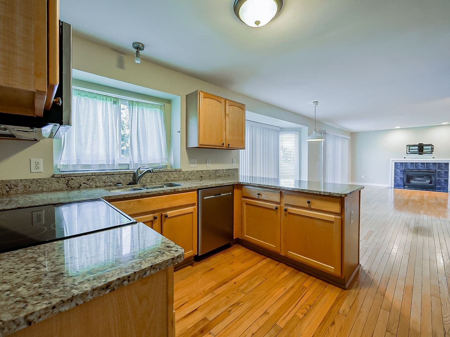 Wixom House: 3140 Mulberry Ct