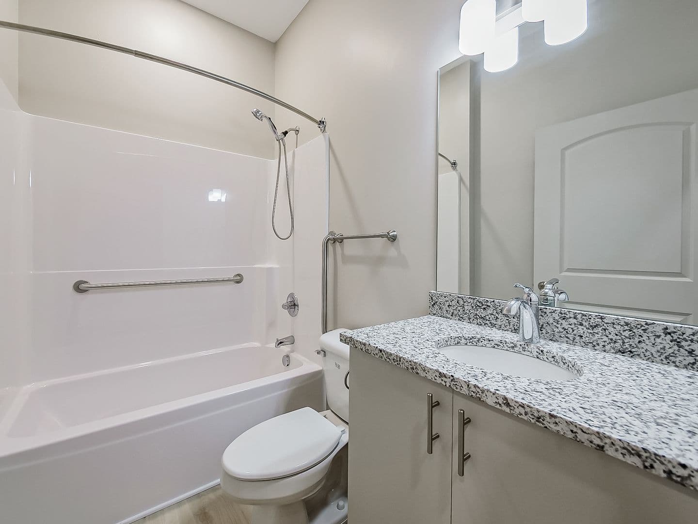 Westland Apartment: 31480 Warren Rd