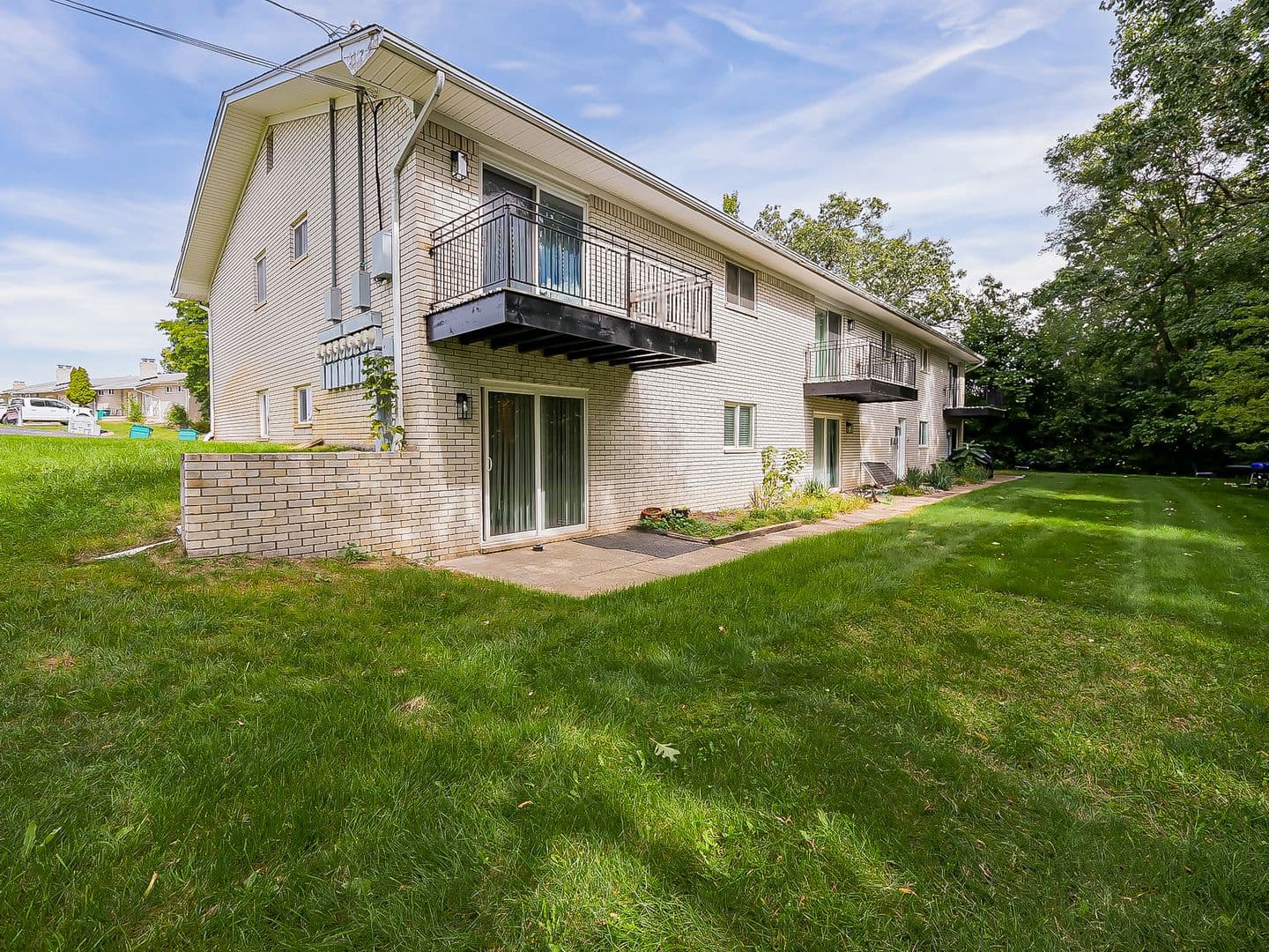 White Lake Apartment: 219 Summit Ridge Dr