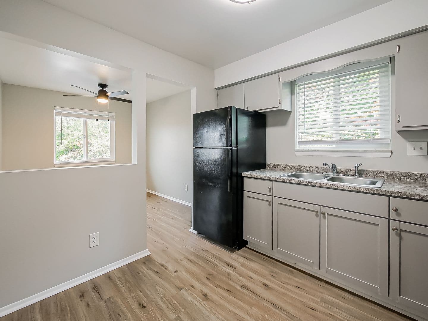 White Lake Apartment: 221 Summit Ridge Dr
