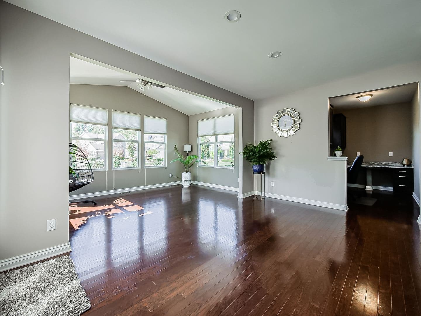 South Lyon House: 23431 Crooked Tree Ct S
