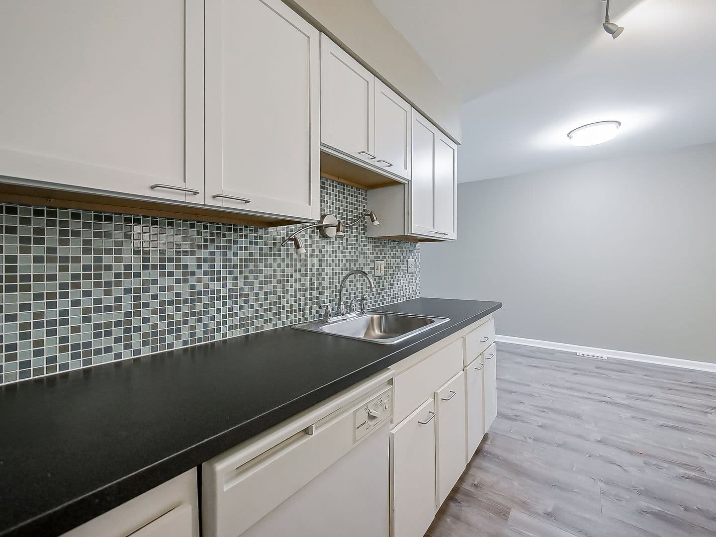 Northville House: 655 Randolph St Unit 102
