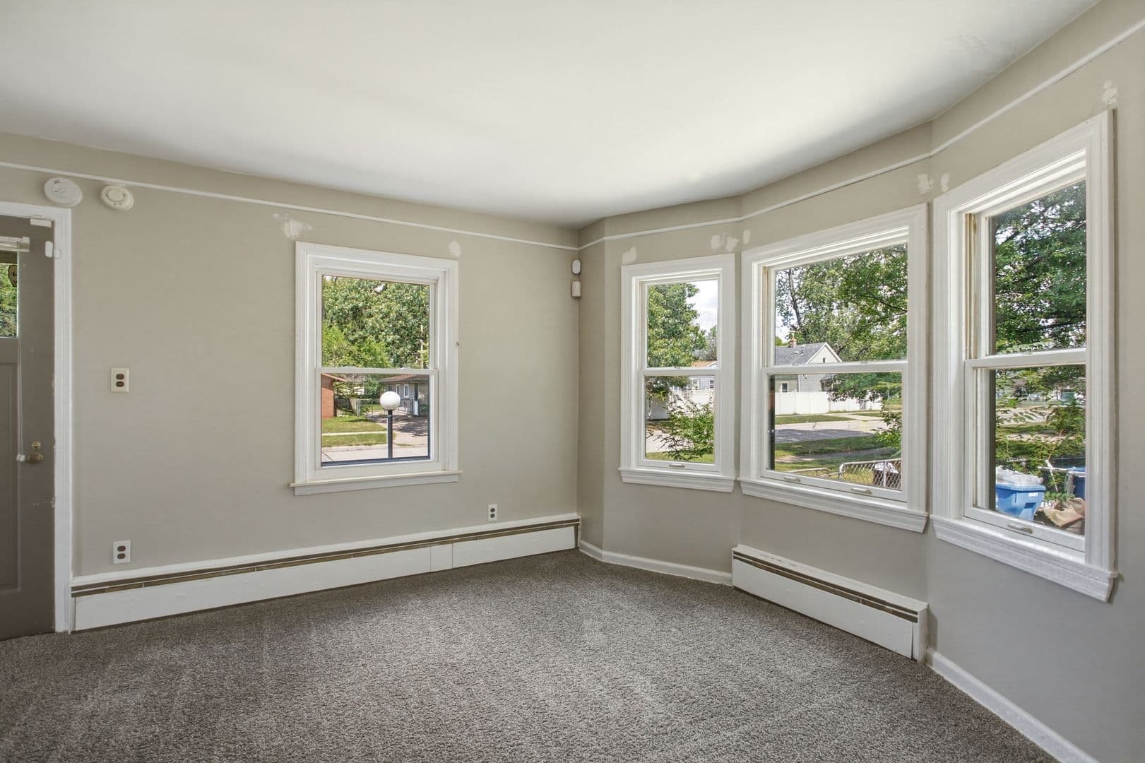 Dearborn Heights House: 25433 McDonald St