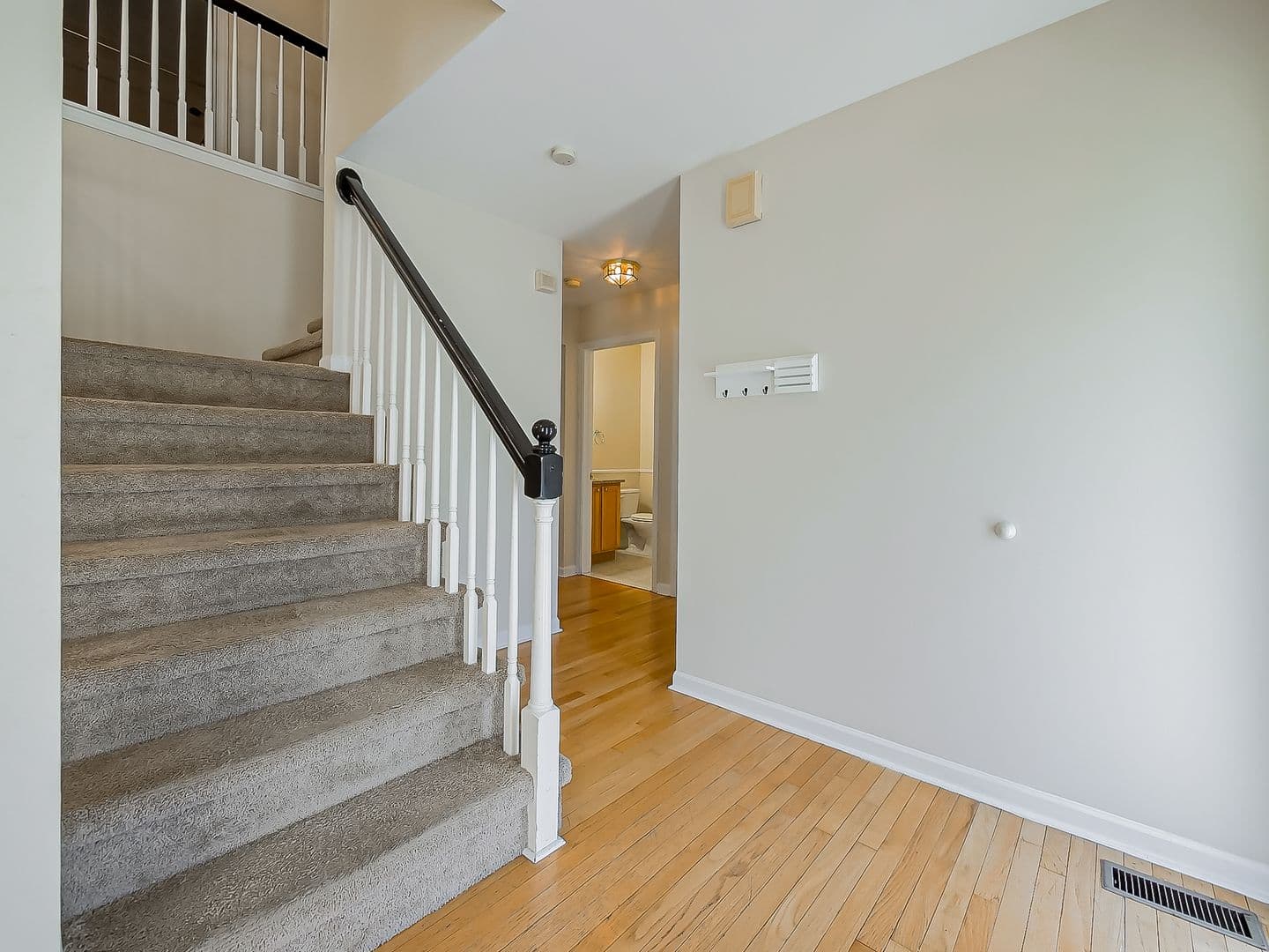 Wixom House: 3140 Mulberry Ct