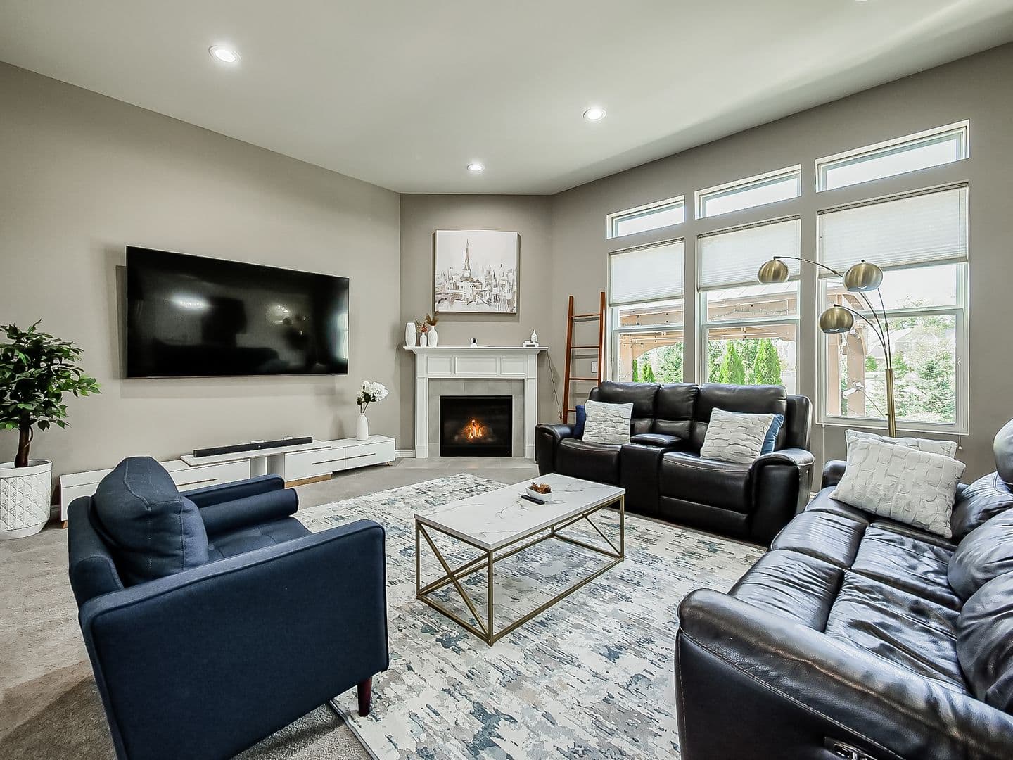 South Lyon House: 23431 Crooked Tree Ct S