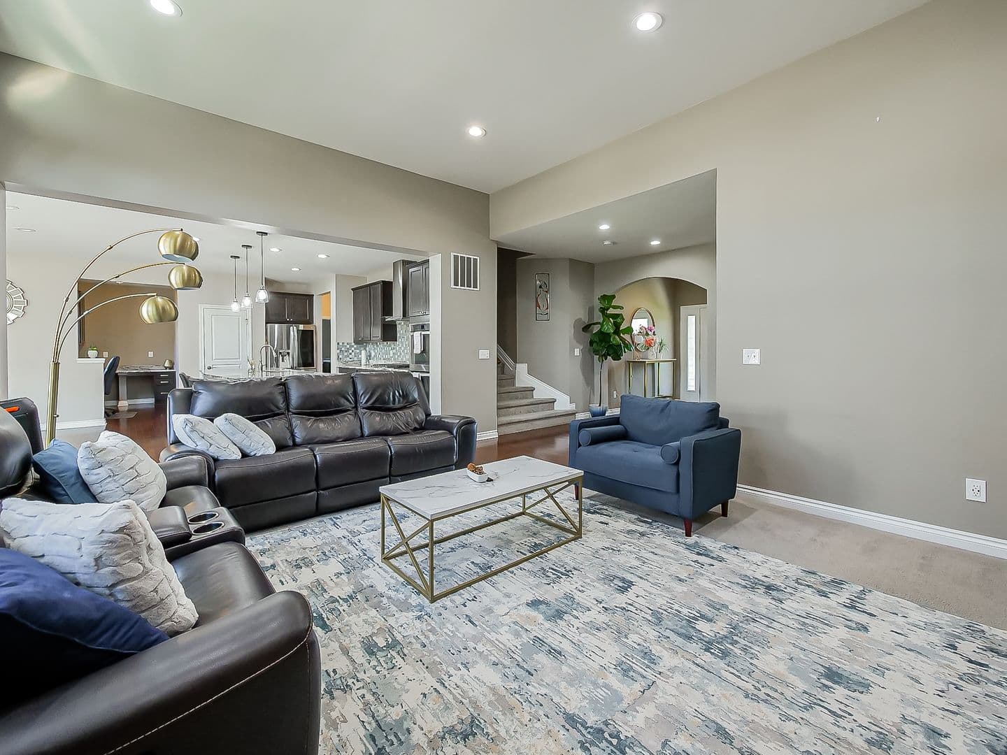 South Lyon House: 23431 Crooked Tree Ct S