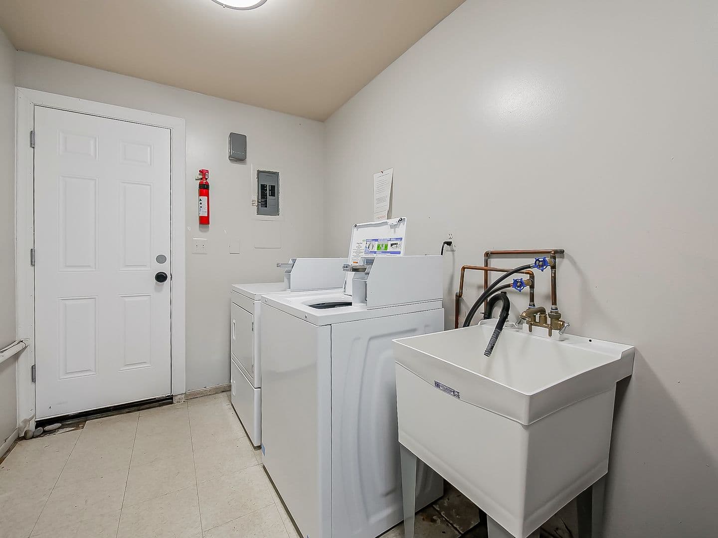 White Lake Apartment: 221 Summit Ridge Dr