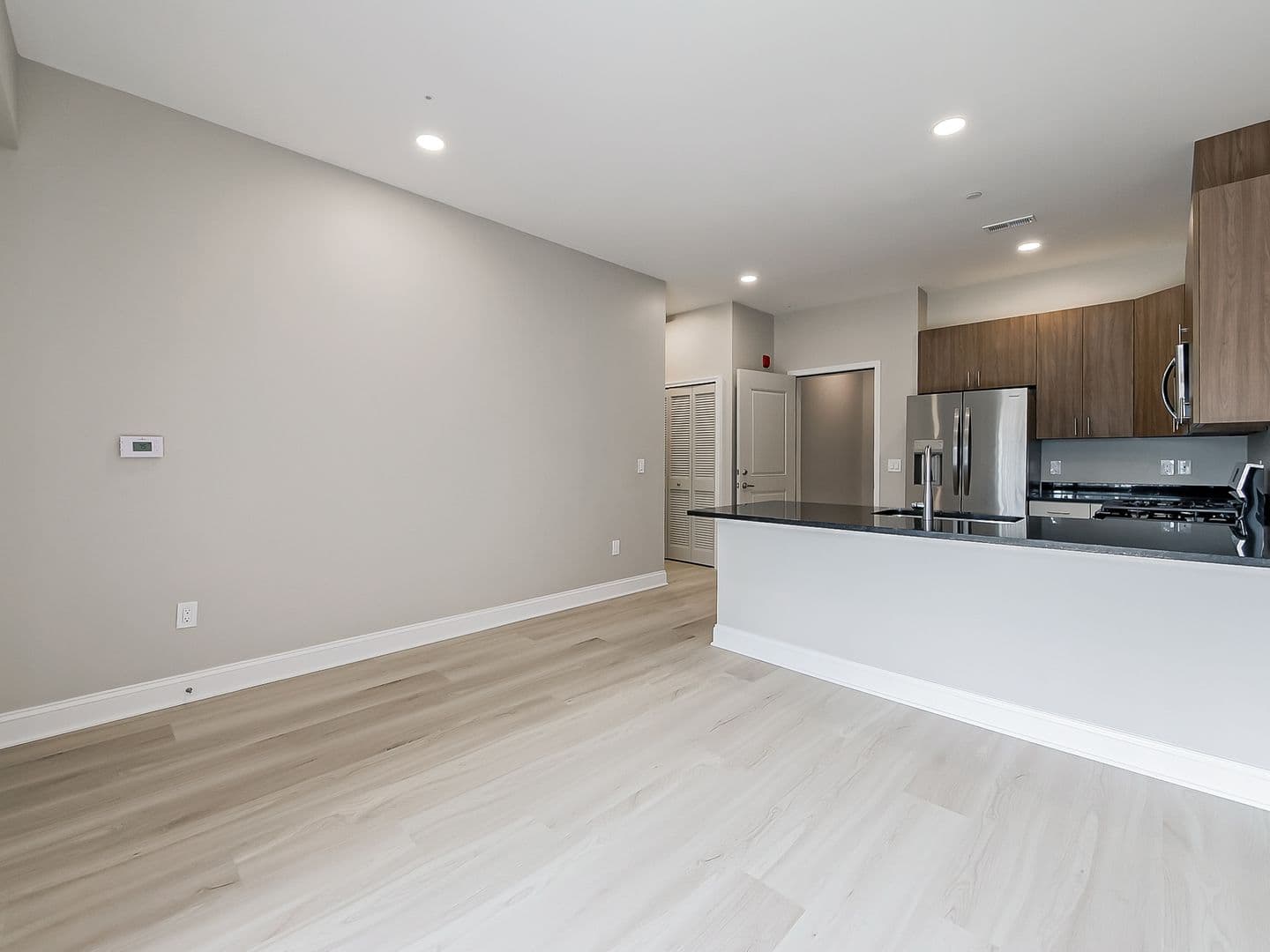 Westland Apartment: 31480 Warren Rd