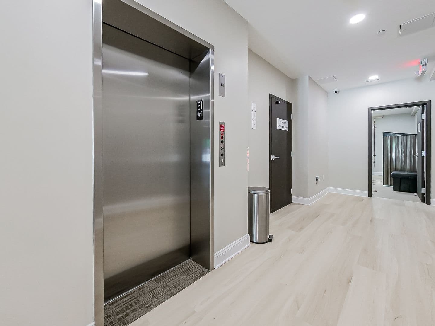 Westland Apartment: 31480 Warren Rd