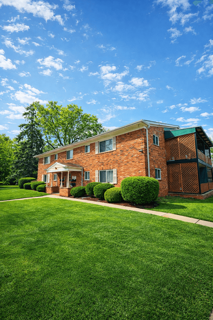 Plymouth Apartment: 775 Coolidge