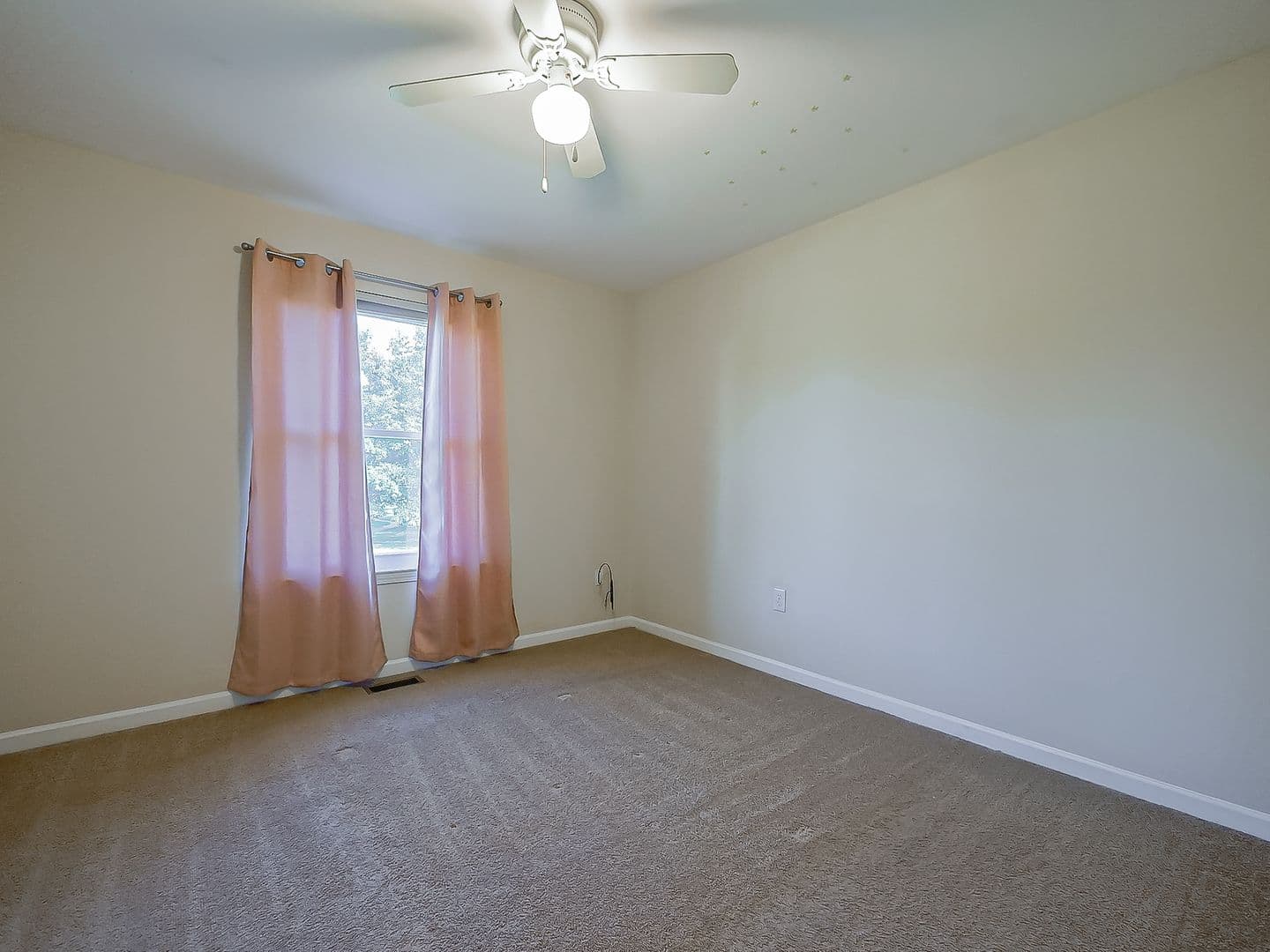 Wixom House: 3140 Mulberry Ct