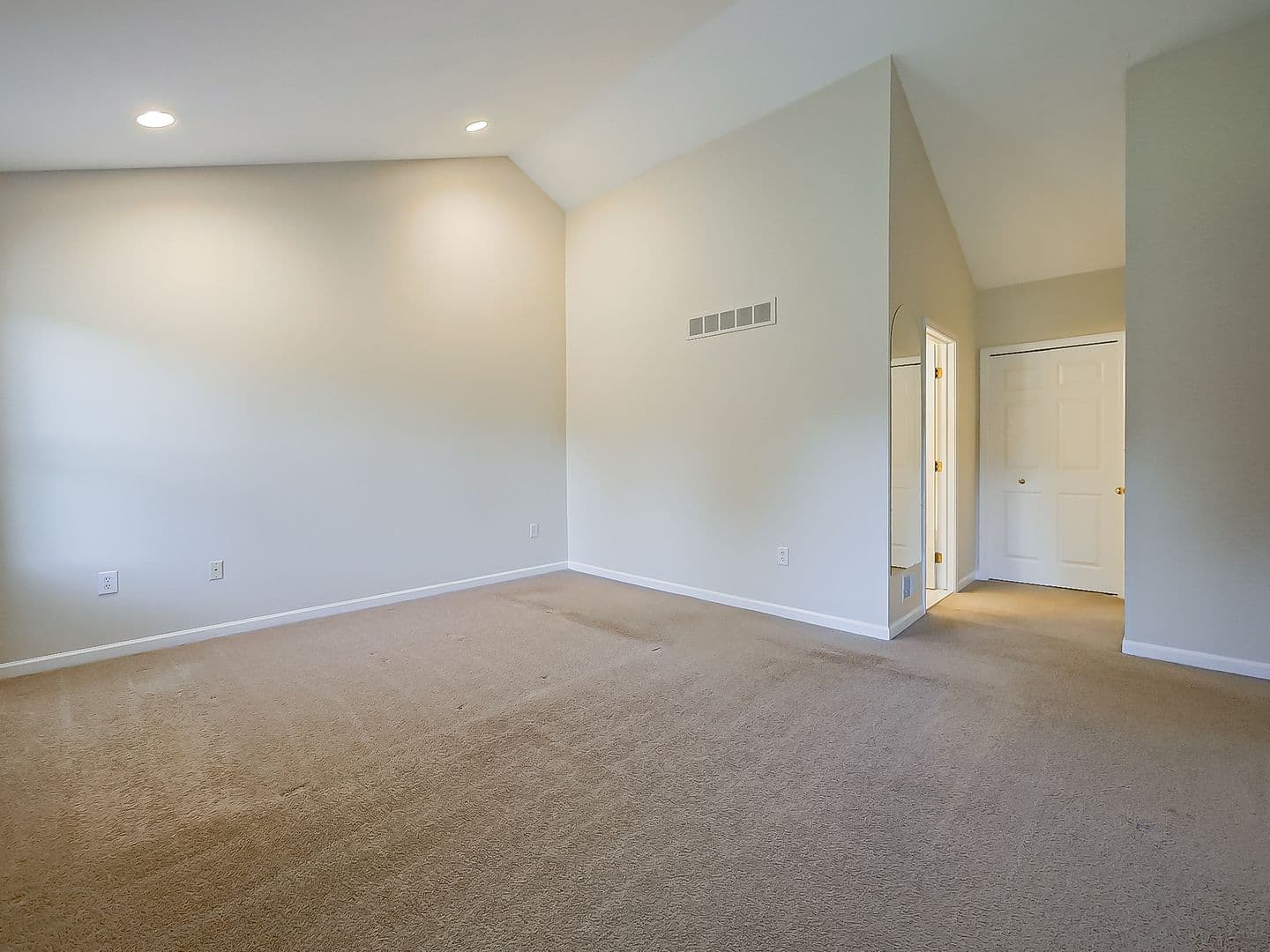 Wixom House: 3140 Mulberry Ct