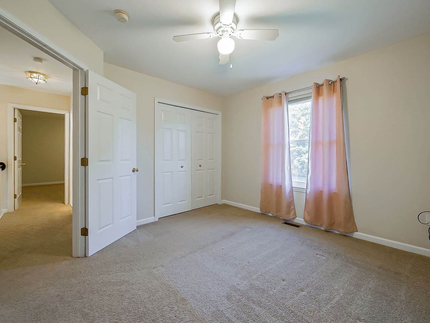 Wixom House: 3140 Mulberry Ct