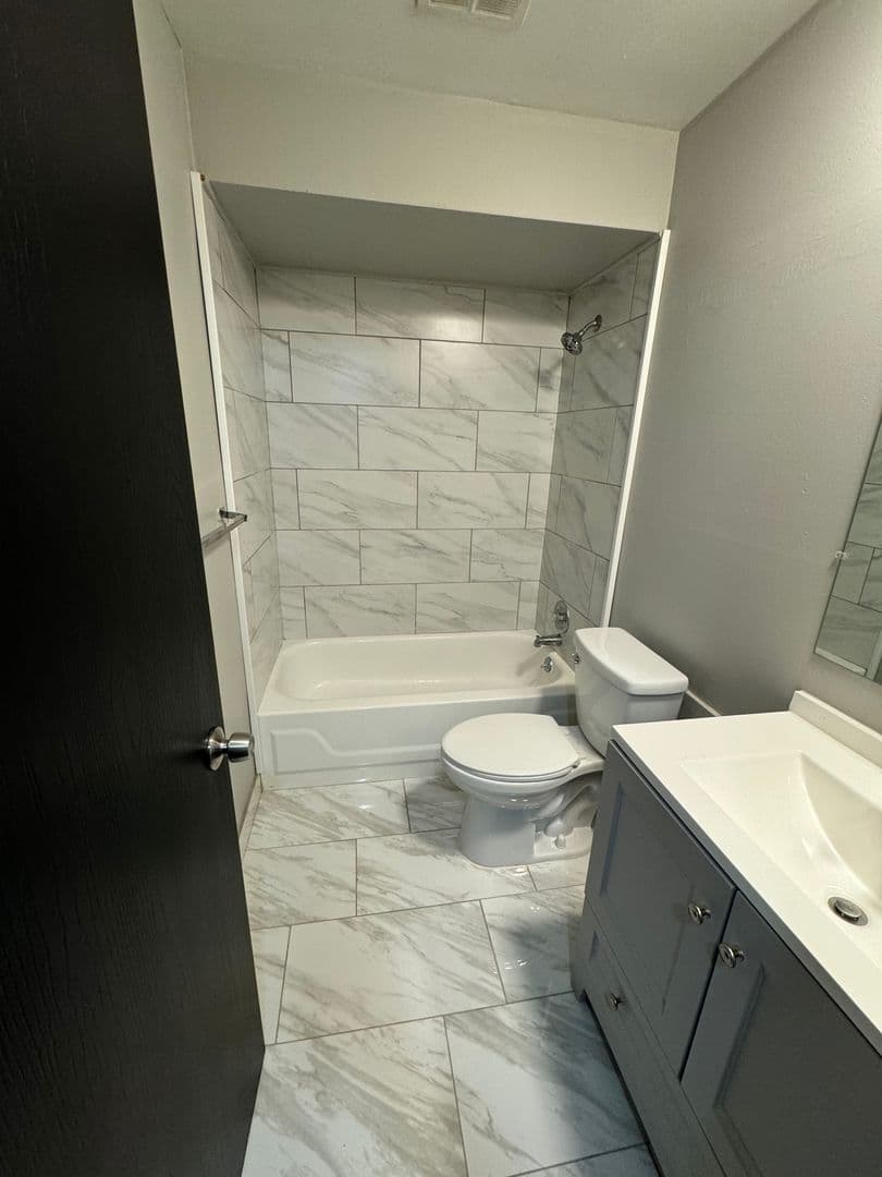 Walled Lake Apartment: 2155 Decker Rd