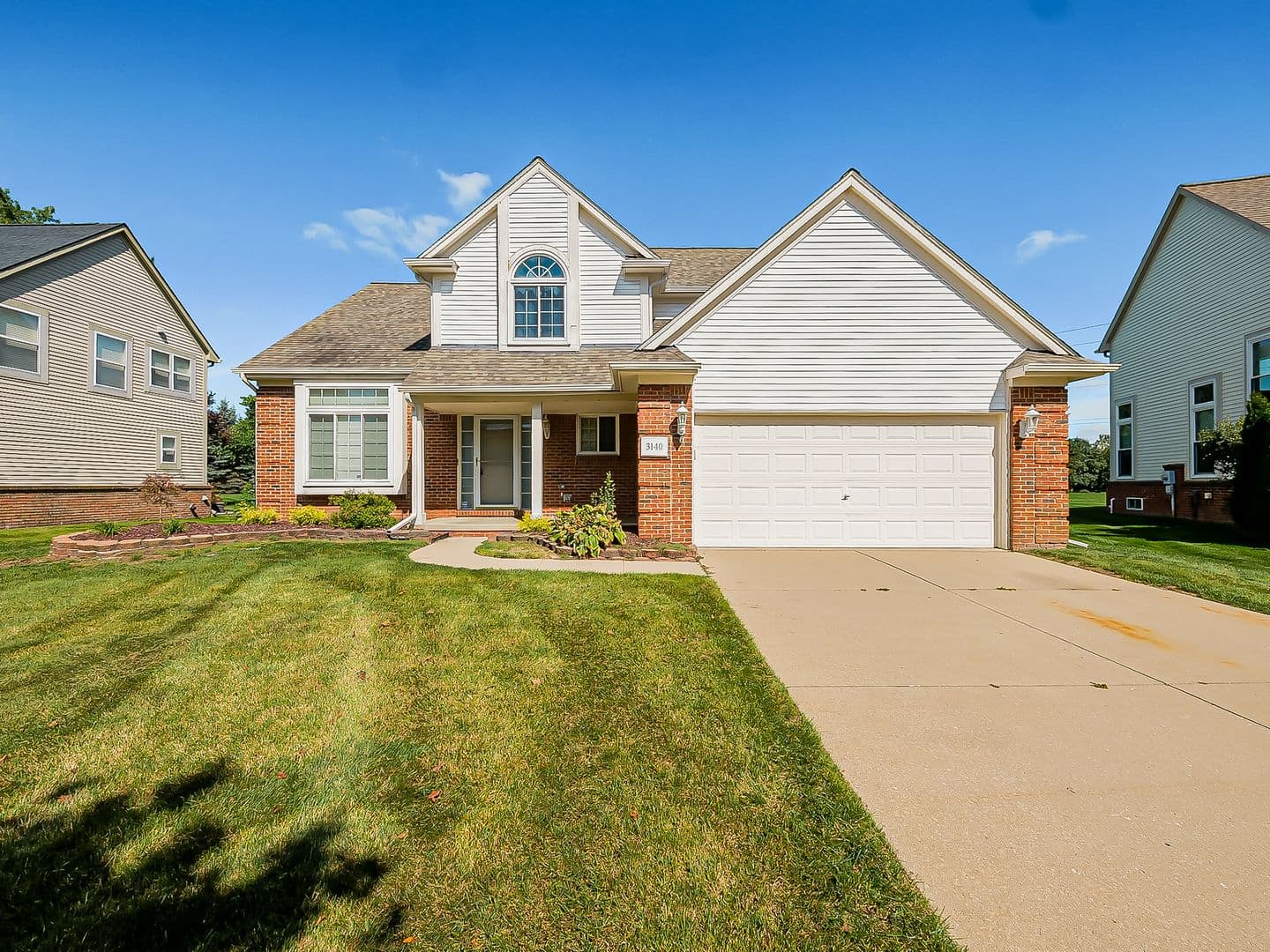 Wixom House: 3140 Mulberry Ct