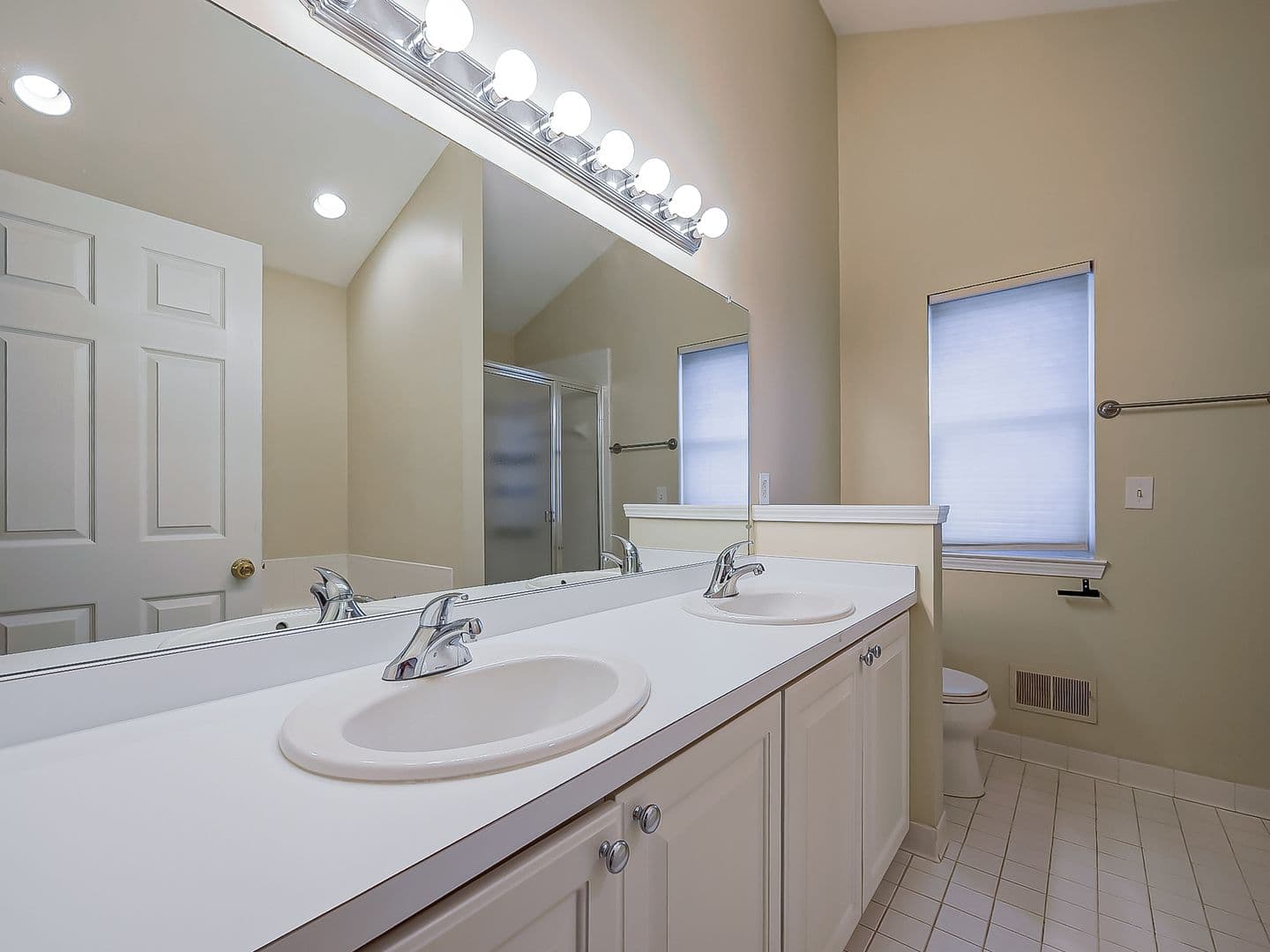 Wixom House: 3140 Mulberry Ct
