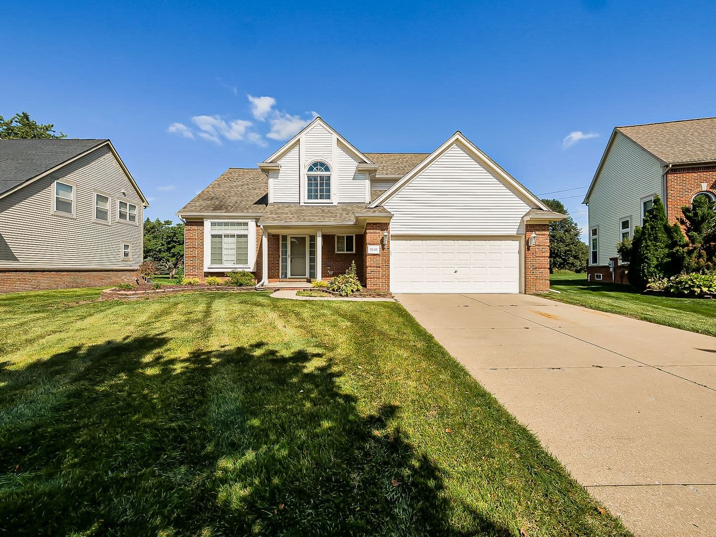 Wixom House: 3140 Mulberry Ct