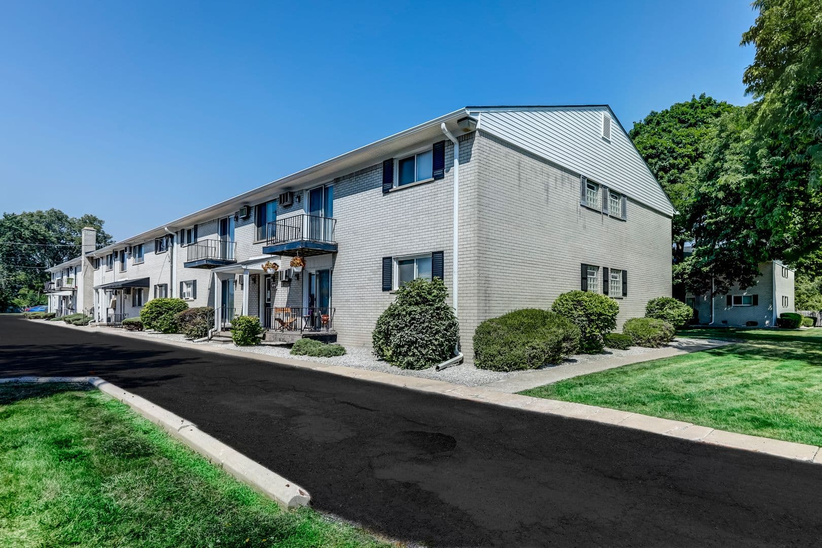 Dearborn Heights Apartment: 5630 Pardee