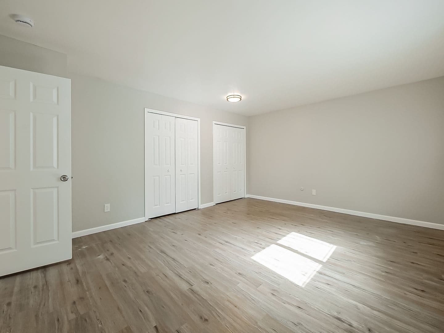 White Lake Apartment: 219 Summit Ridge Dr
