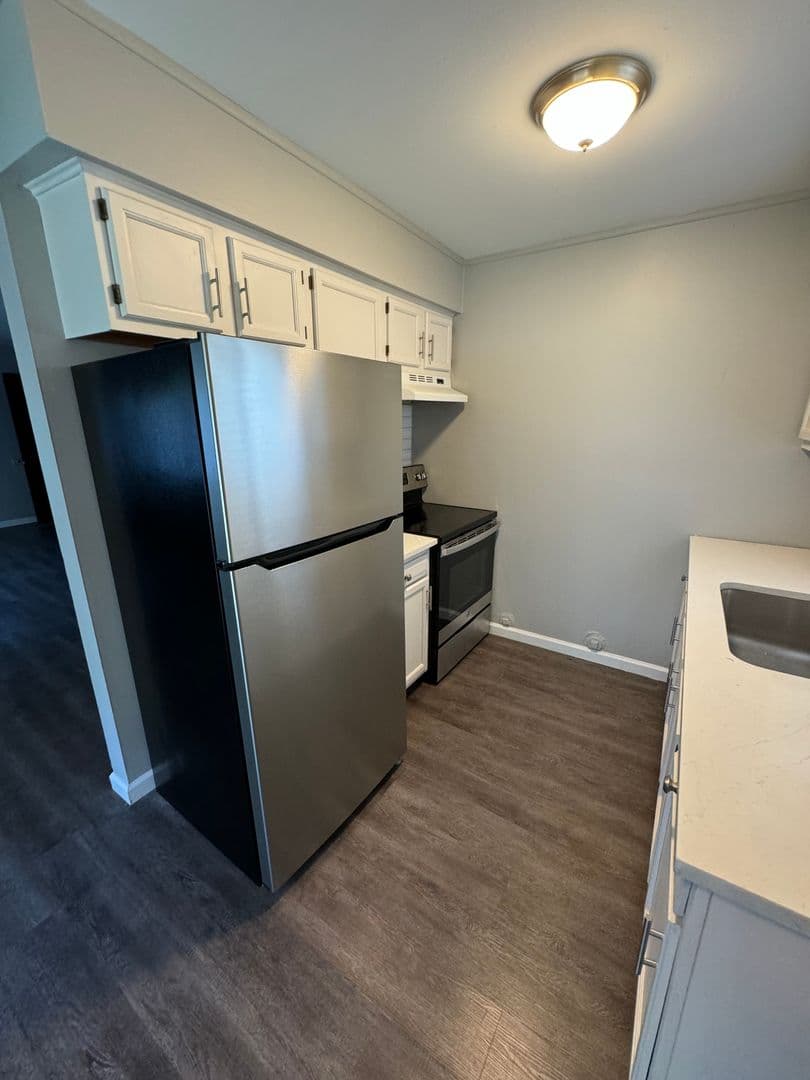 Walled Lake Apartment: 2155 Decker Rd
