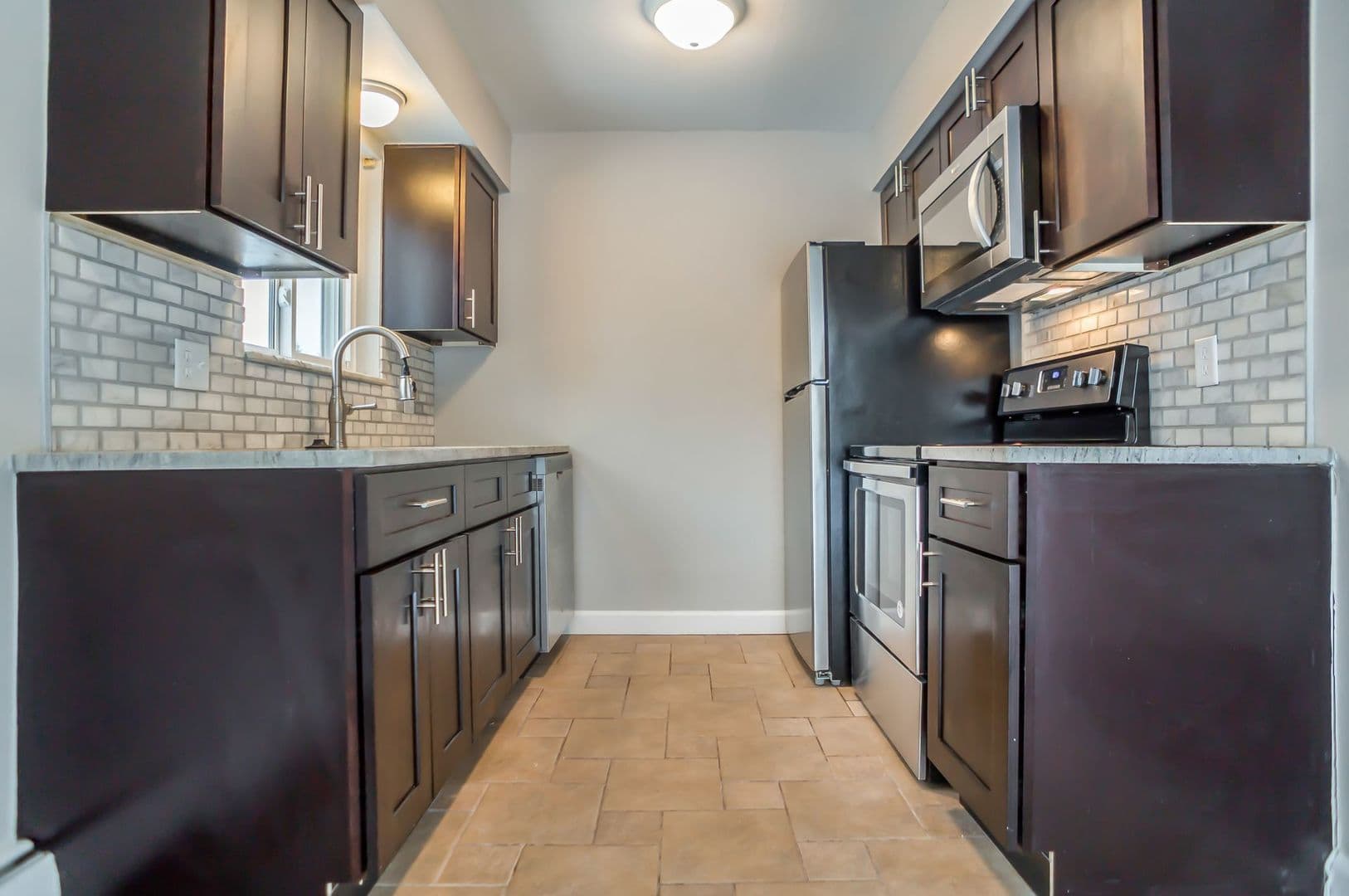 Walled Lake Apartment: 2173 Decker Rd
