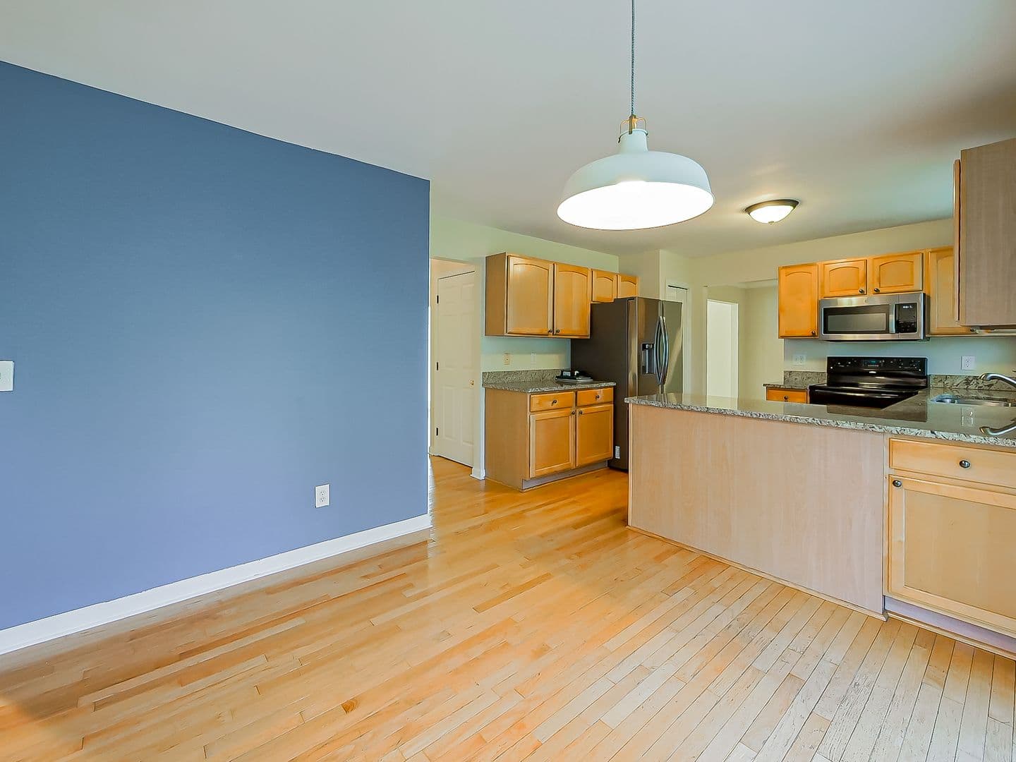 Wixom House: 3140 Mulberry Ct