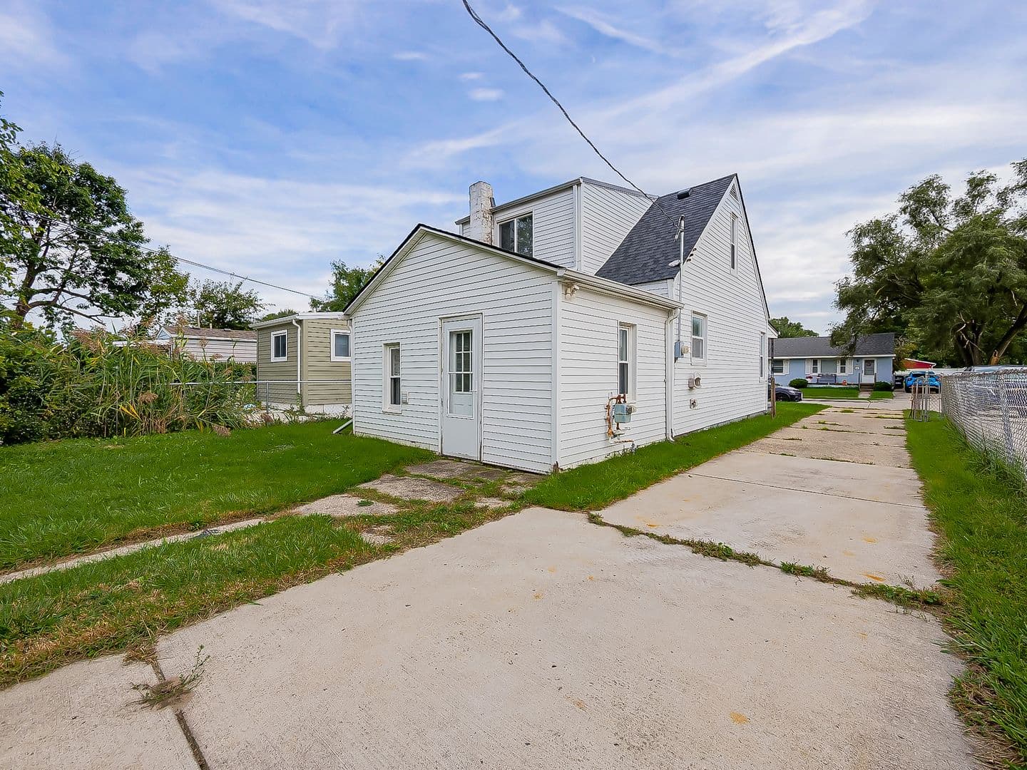 Madison Heights House: 53 E Hudson