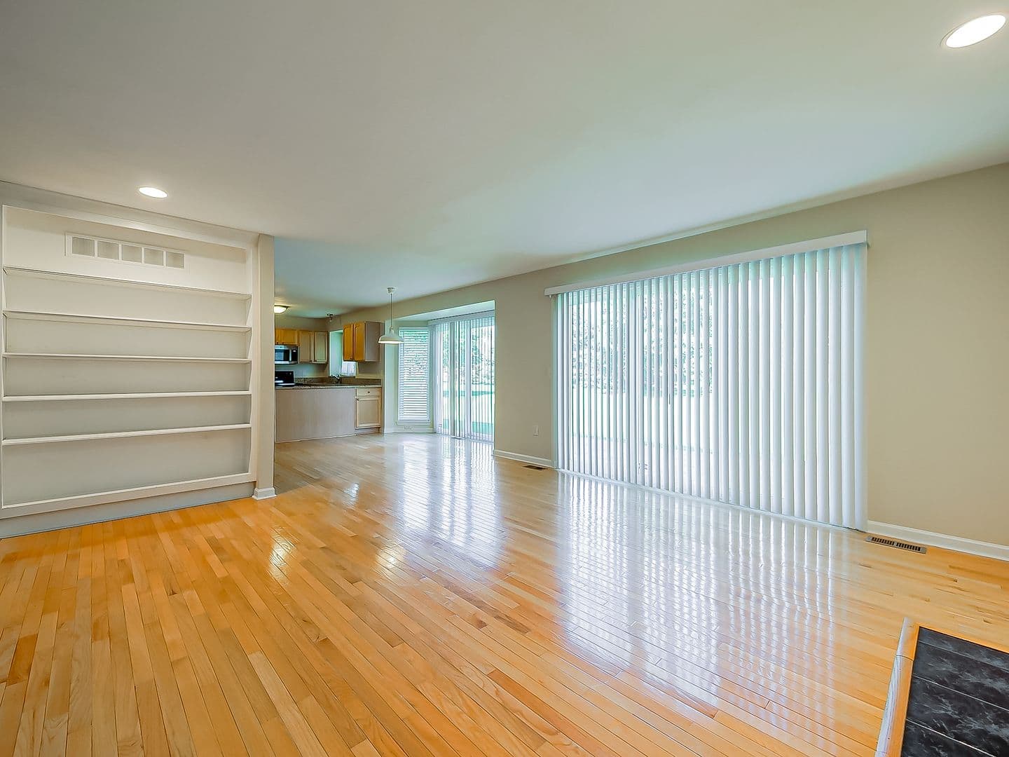 Wixom House: 3140 Mulberry Ct