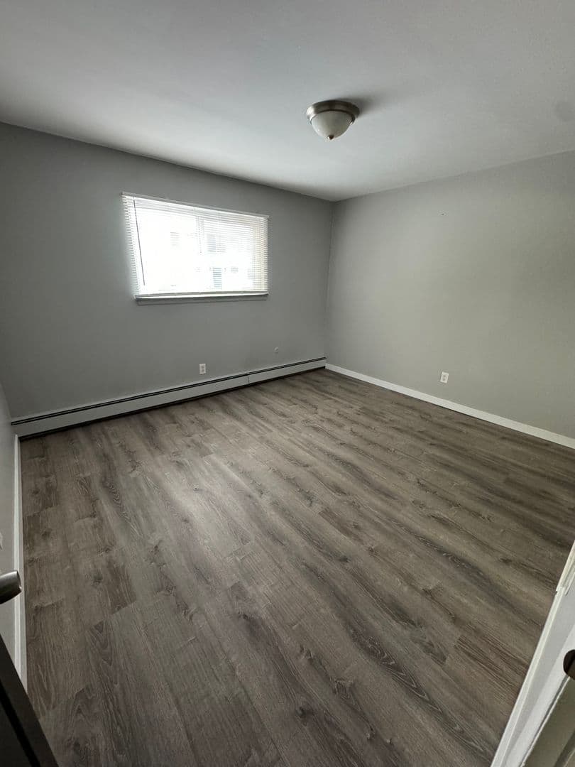 Dearborn Heights Apartment: 5630 Pardee