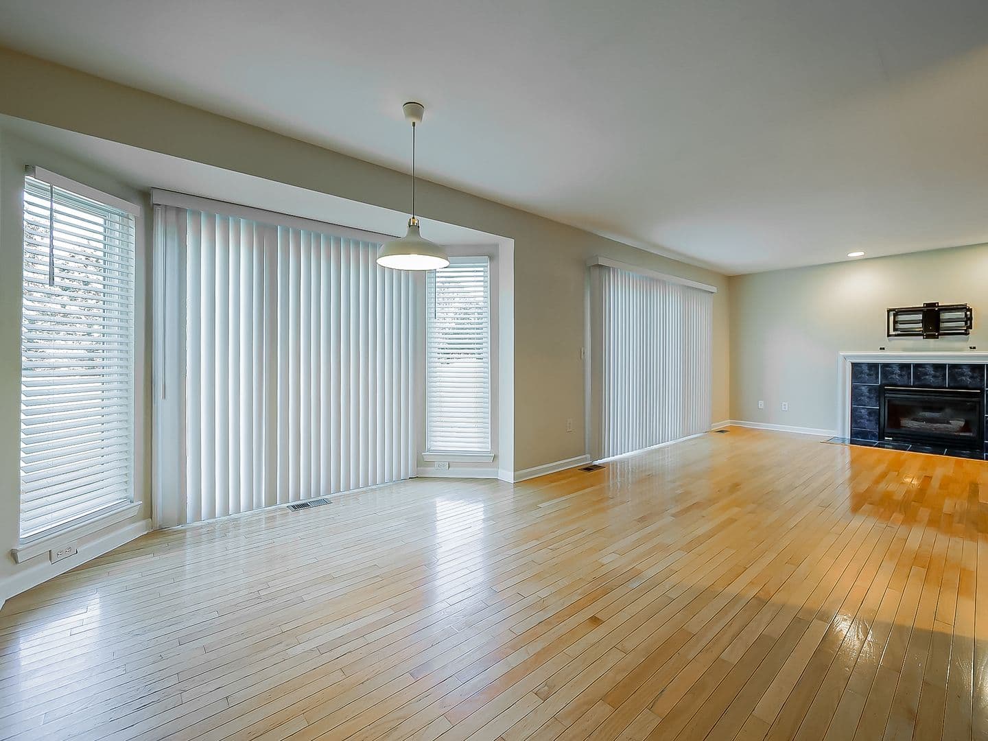 Wixom House: 3140 Mulberry Ct