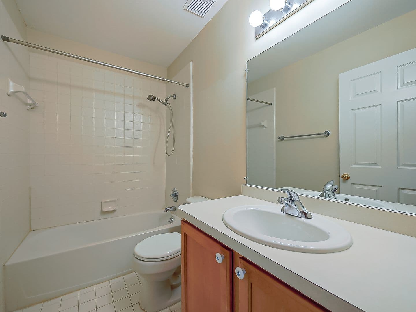 Wixom House: 3140 Mulberry Ct