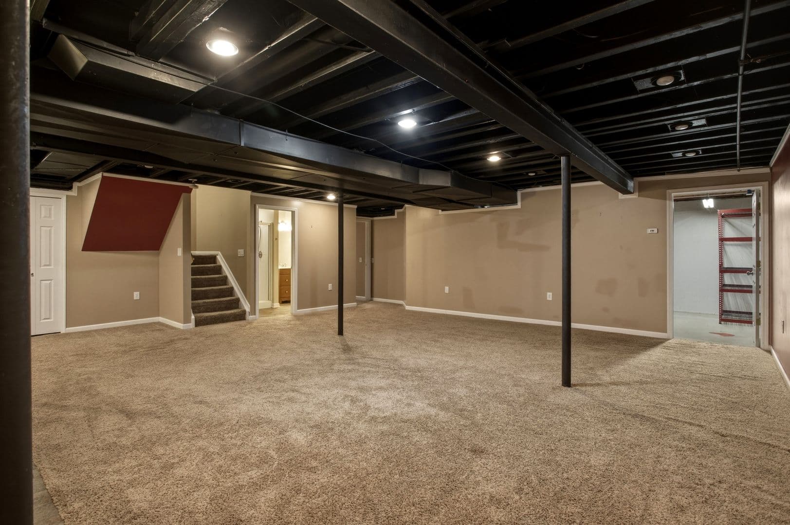 New Baltimore House: 52496 Fox Point Dr.
