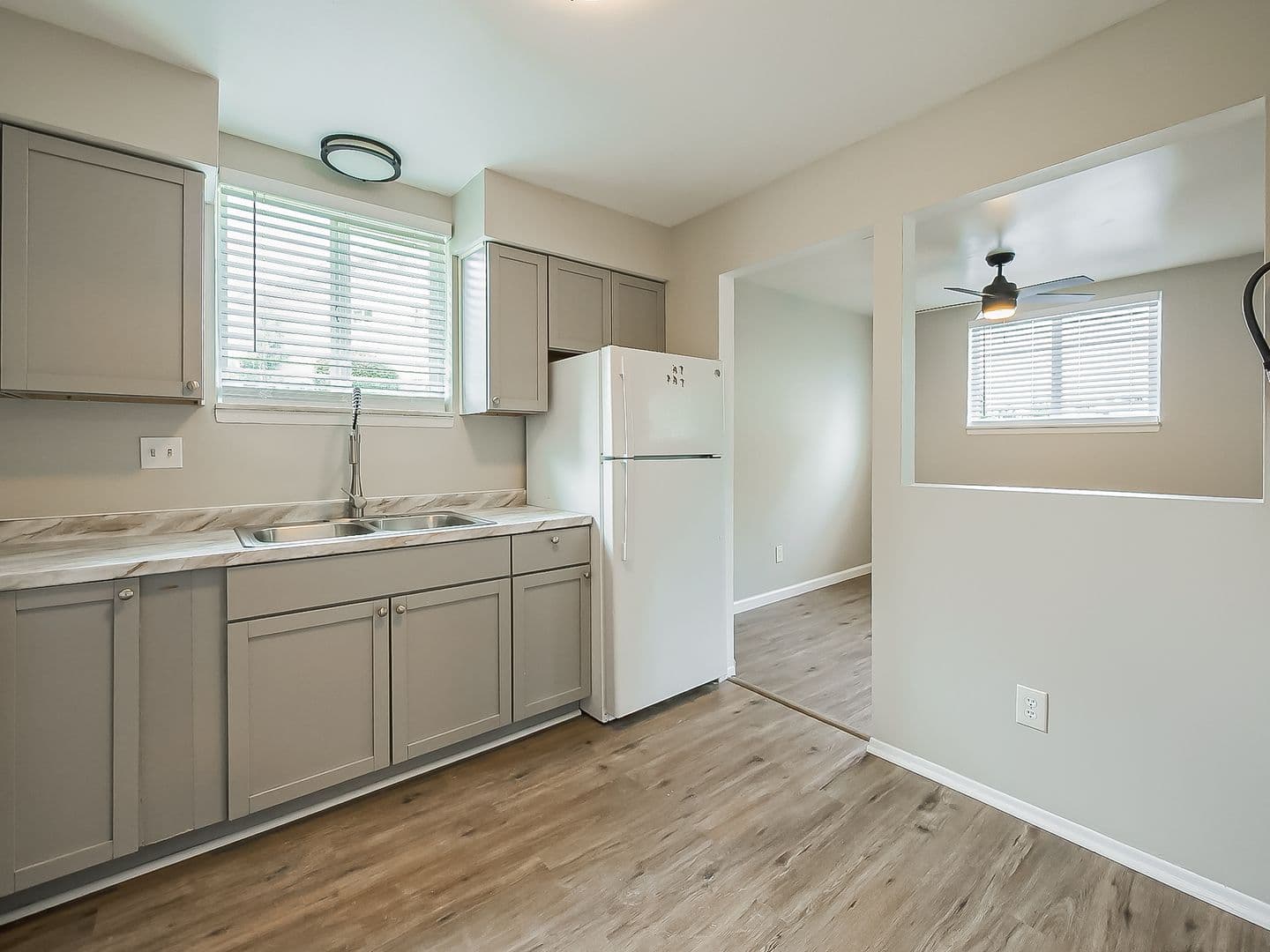 White Lake Apartment: 219 Summit Ridge Dr