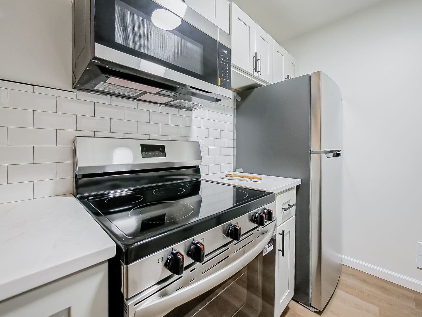 Plymouth Apartment: 40325 Plymouth Road