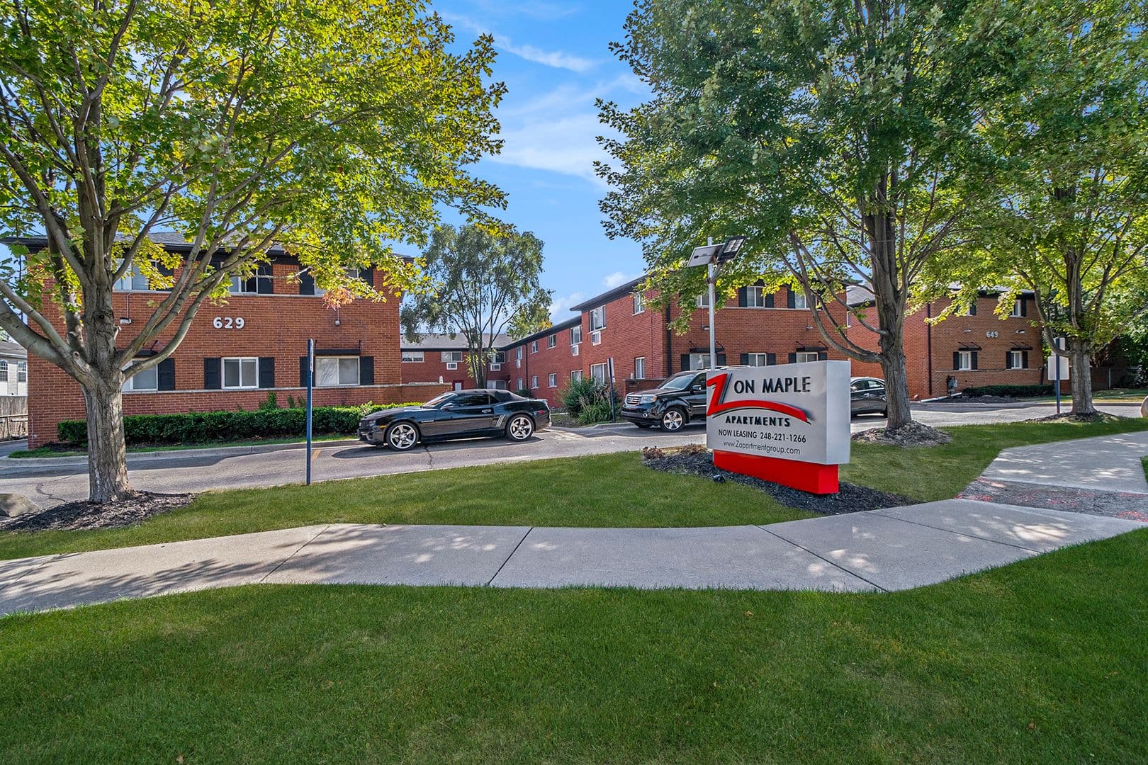 Clawson Apartment: 649 Maple Rd