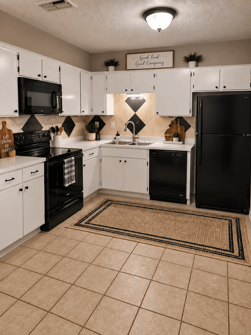 Franklin Apartment: 807 S. Wheelock