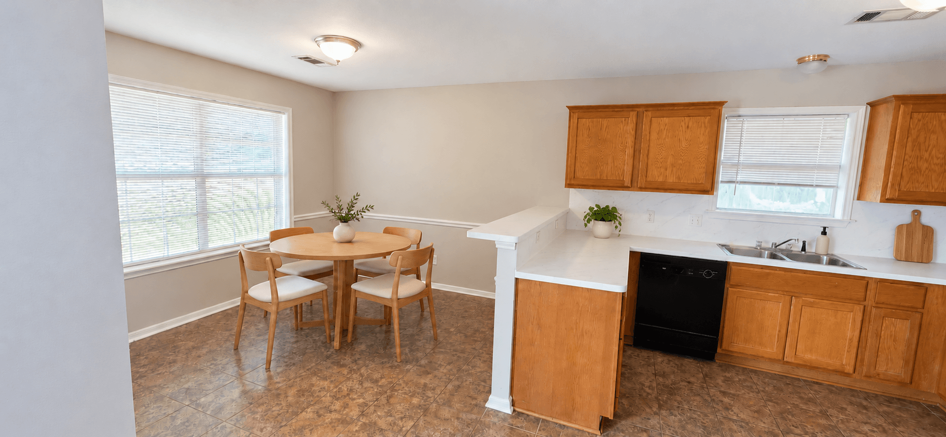 Bryan Multiplex: 1737 Rock Hollow Loop