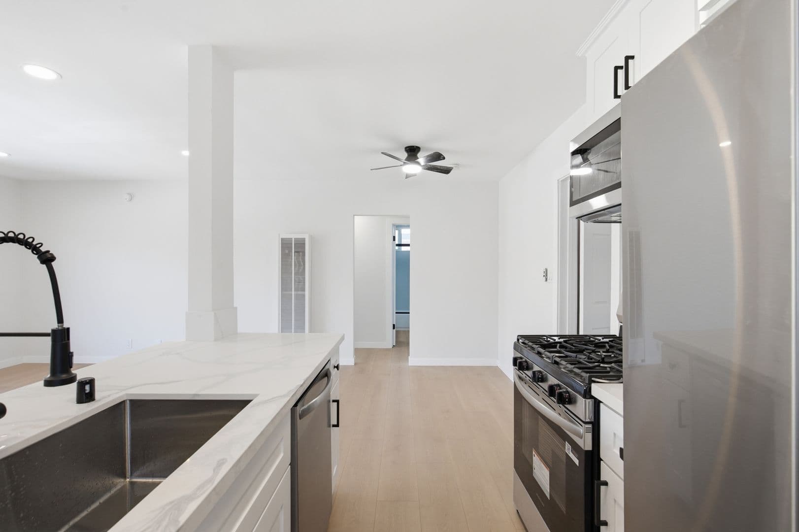Sherman Oaks Apartment: 14620-14626 Magnolia Blvd