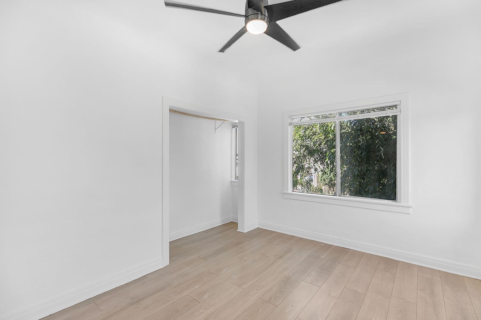 Los Angeles Apartment: 1524 E. 52nd Street